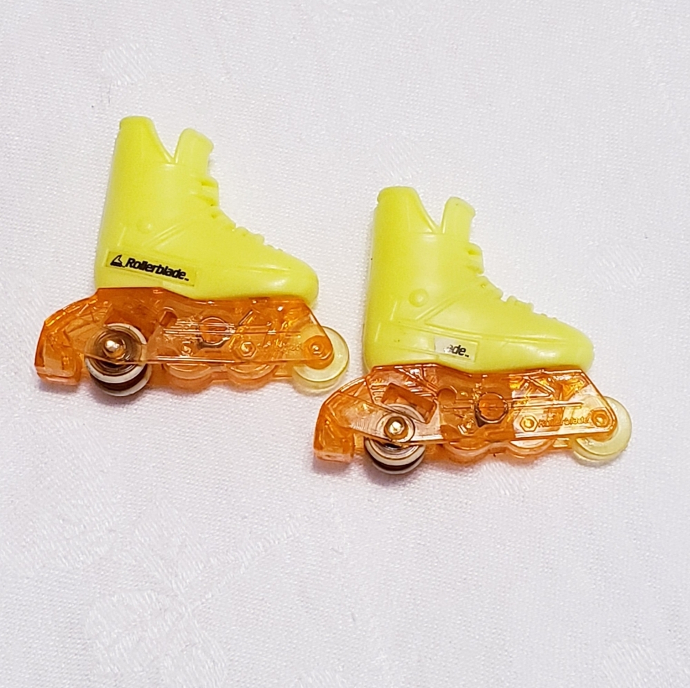 Barbie Flash Rollerblades - Picture 3 of 3